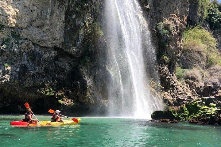 Ruta en kayak por los Acantilados de Nerja y Maro - Cascada de Maro — foto 4
