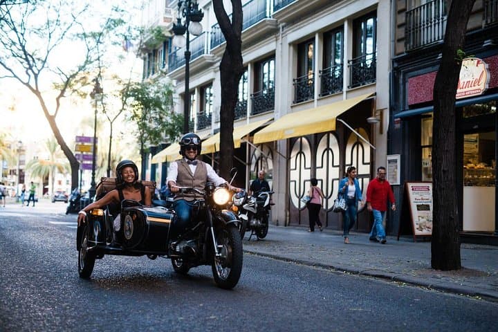 Esperienza Privata in Sidecar Vintage a Valencia