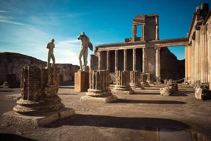 Privater Transfer von Neapel nach Positano oder Praiano, über Pompeji — Foto 3