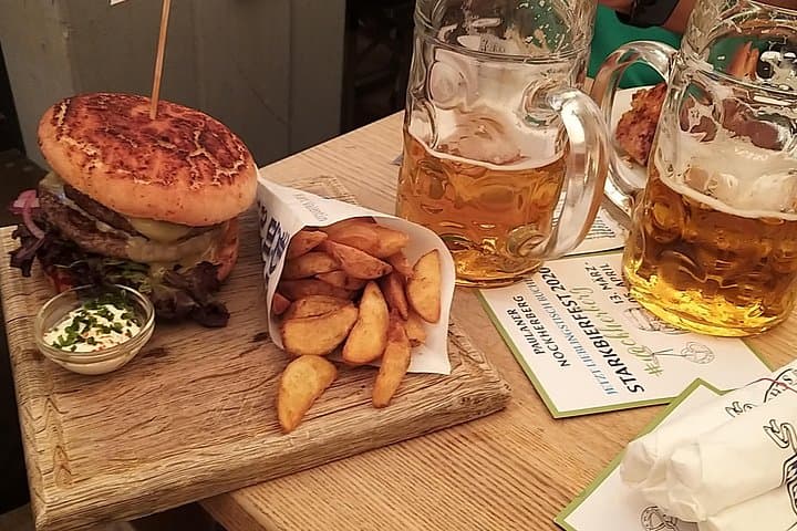 Geführte Erfahrung auf dem Münchner Oktoberfest mit Bier und Essen — Foto 5