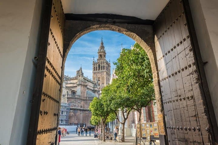 Recorrido a pie por el antiguo barrio judío de Santa Cruz