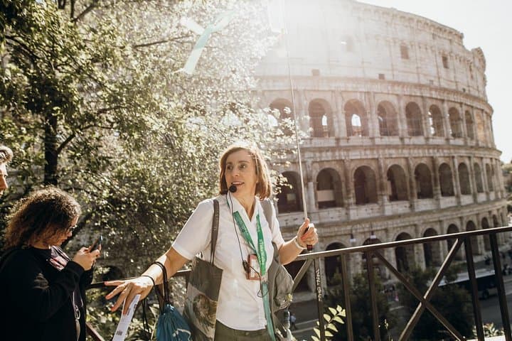 Puerta de los Gladiadores: Tour Especial de Acceso al Coliseo con Piso de Arena — foto 2