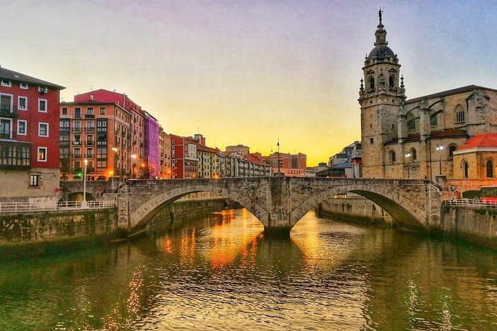 Paquete de 3 días en Bilbao con paseo en barco, pintxos y Museo Guggenheim — foto 4