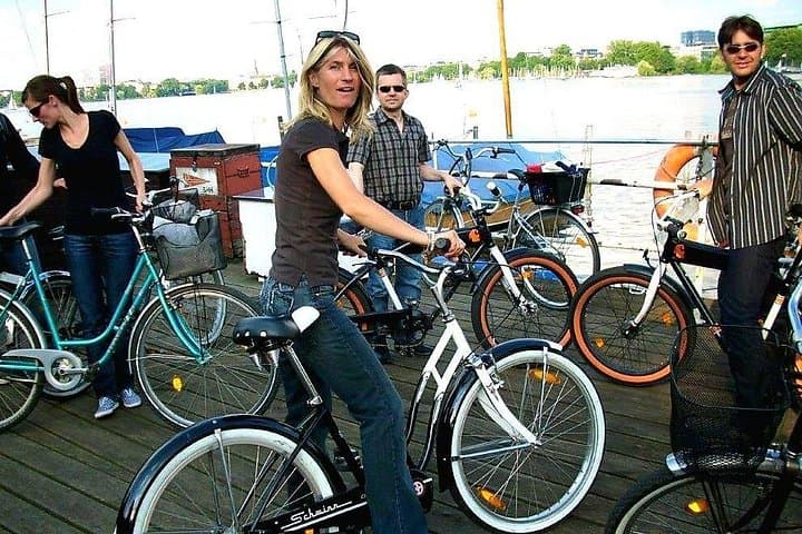 TOUR EN BICICLETA GUIADO EN INGLÉS - Distrito del Lago Alster — foto 3