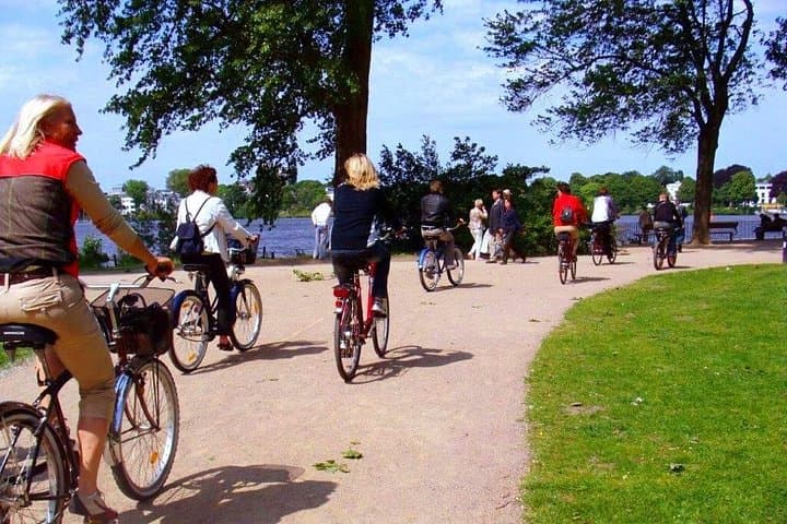 TOUR EN BICICLETA GUIADO EN INGLÉS - Distrito del Lago Alster