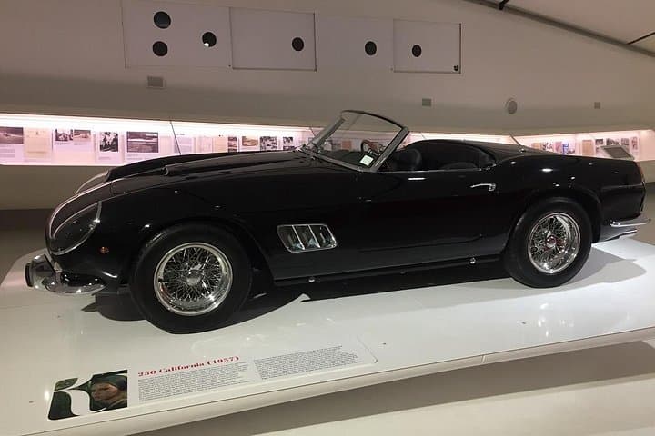 Musei Ferrari e Enzo Ferrari, Tour della Fabbrica e Museo Lamborghini — foto 4