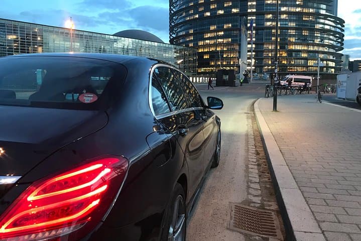 Autista privato da Strasburgo all'Aeroporto di Parigi Charles de Gaulle (CDG)