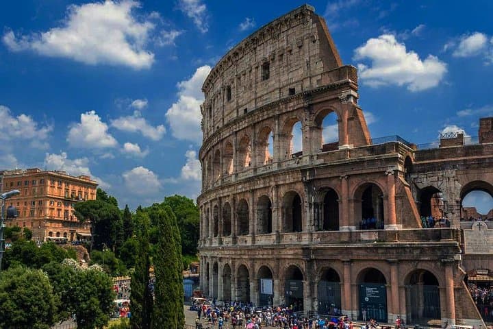 Tour Esterno del Colosseo con Accesso al Foro Romano a Roma