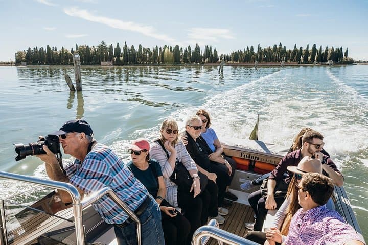 Tour in barca delle isole di Murano e Burano con fabbrica di vetro e cantina di St Erasmo — foto 5