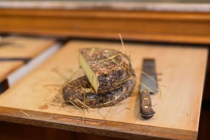 Butter- und Käseherstellungs-Workshop mit Wein- und Käseverkostung — Foto 4