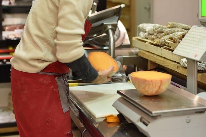 Butter- und Käseherstellungs-Workshop mit Wein- und Käseverkostung — Foto 5