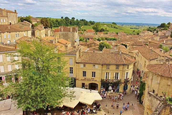 Mezza giornata a Saint-Emilion, degustazione di vini e tour