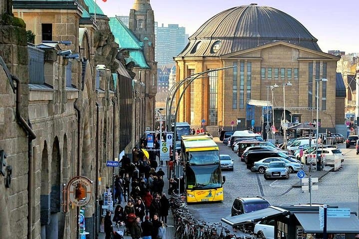 Hamburg: Hop-On Hop-Off Tour - Gelber Doppeldecker — Foto 5