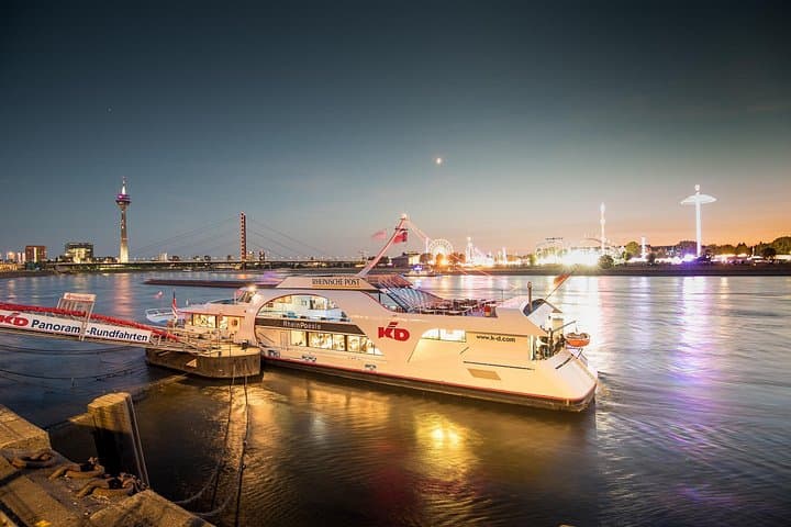 Düsseldorf 2-Stunden Abendkreuzfahrt — Foto 3
