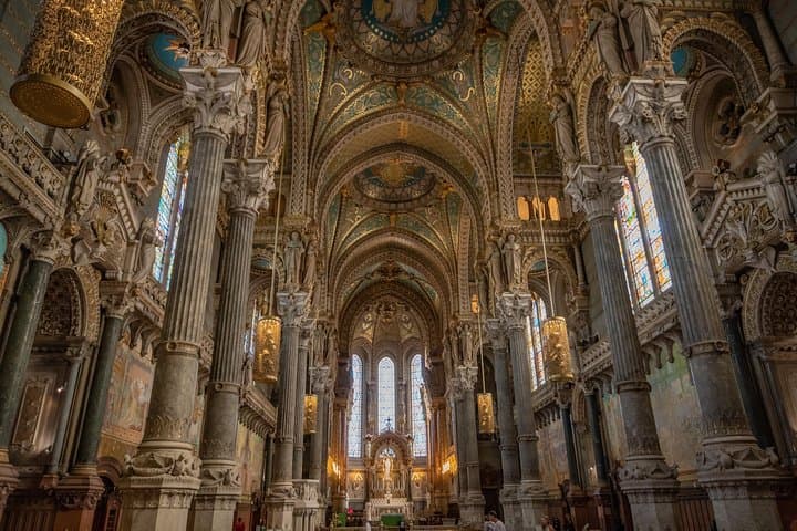 Explora el arte y la cultura de Lyon con un local