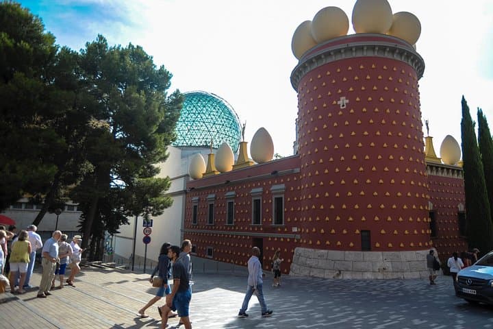 Tour en grupo reducido por el Museo Dalí, Casa y Cadaqués desde Barcelona — foto 3
