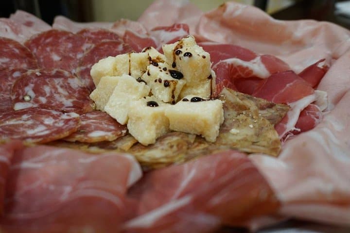 Small Group Bologna Food Tour – Local Food & Market Experience