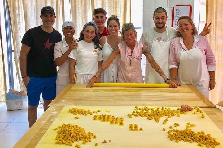 Tour de Comida en Grupo Reducido en Bolonia – Experiencia Gastronómica y de Mercado Local — foto 4