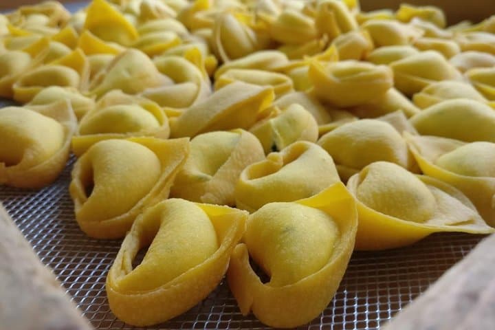 Tour de Comida en Grupo Reducido en Bolonia – Experiencia Gastronómica y de Mercado Local — foto 5