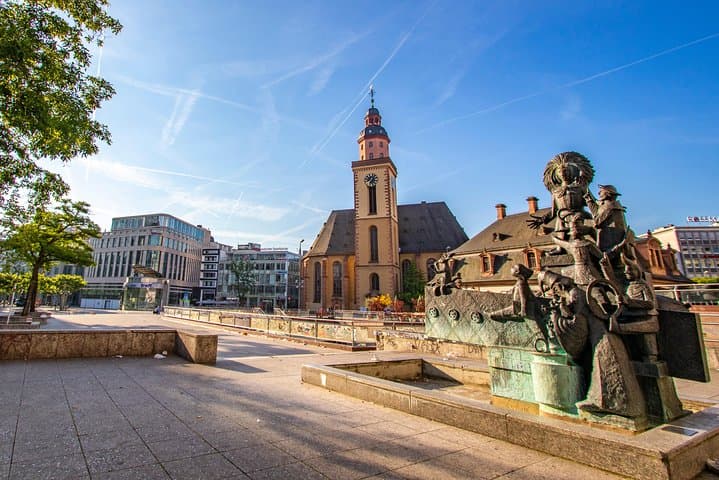 Explora el arte y la cultura de Frankfurt con un local