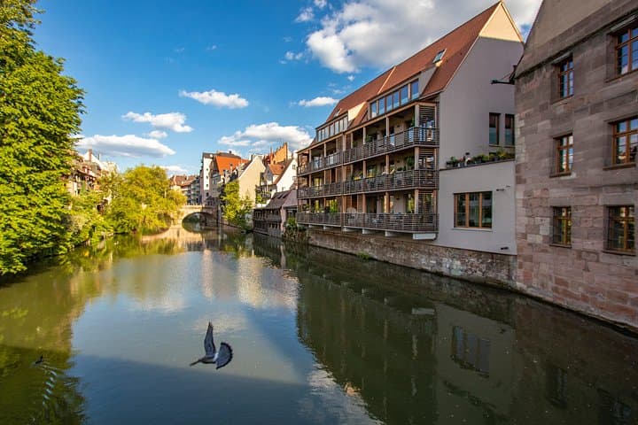 Tour de Puntos Fotogénicos en Nuremberg con un Local