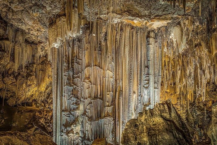 Tagesausflug zu den Nerja-Höhlen und der tropischen Küste von Granada