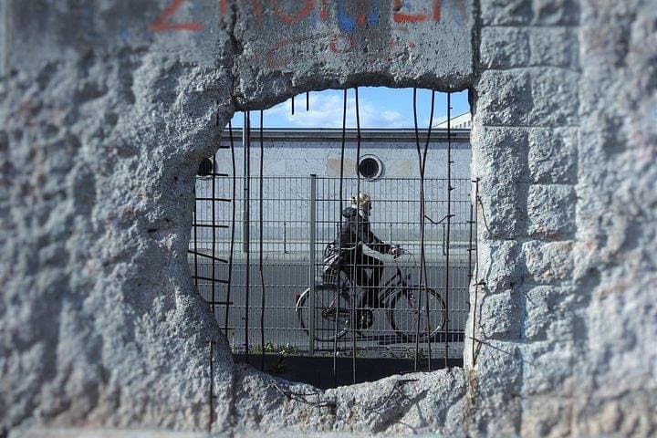 Erkunden Sie die Berliner Mauer: Kaltes Krieg Berlin und Hinter der Berliner Mauer