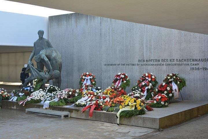 Sachsenhausen Konzentrationslager Gedenkstätten Tour ab Berlin — Foto 2