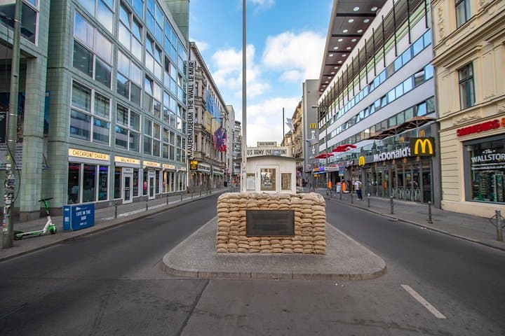 Tour Privado Local de la Historia de Berlín — foto 4