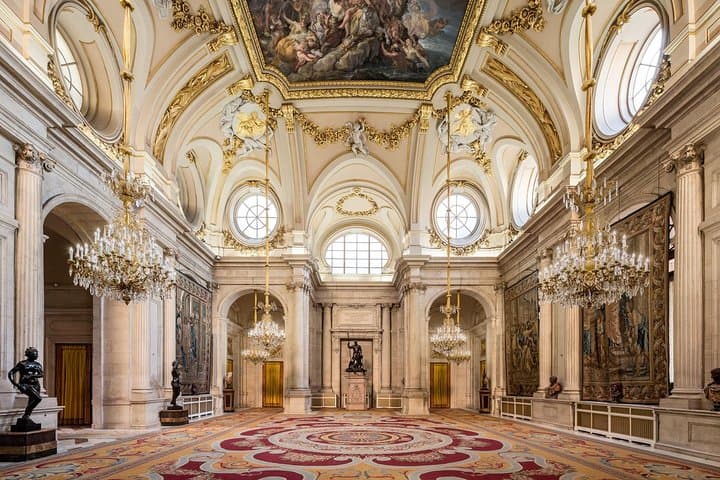 Tour Guidato del Palazzo Reale in Piccolo Gruppo con Biglietti