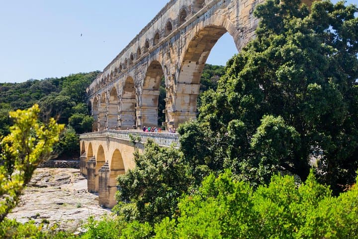 Halbtägige Tour zum Pont-du-Gard, Uzès und Nîmes ab Avignon — Foto 3