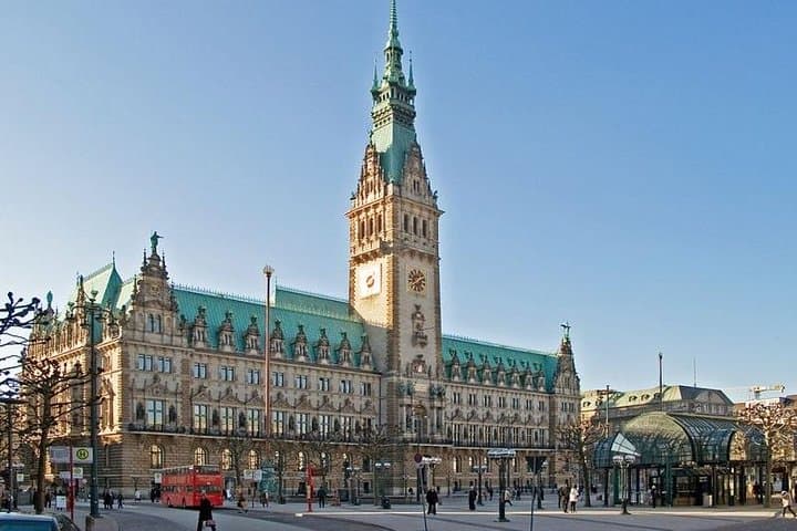 Flughafentransfer: Flughafen Hamburg HAM nach Hamburg mit Business Car — Foto 3