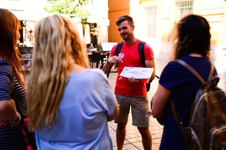 Descubre Málaga: Tour por la ciudad y Alcazaba de 3 horas — foto 4
