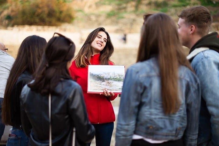 Descubre Málaga: Tour por la ciudad y Alcazaba de 3 horas — foto 3