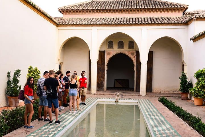 Descubre Málaga: Tour por la ciudad y Alcazaba de 3 horas — foto 5