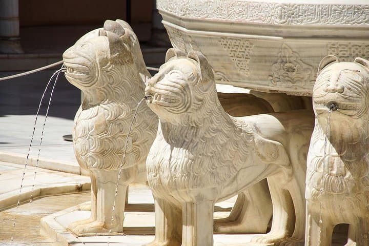 Alhambra Tour & Ticket: Nasridenpaläste, Alcazaba & Generalife — Foto 5