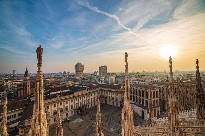 Tour guidato in piccoli gruppi del Duomo di Milano con vista dal tetto — foto 2