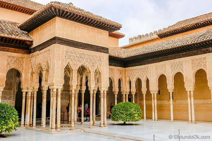 Tour Privado del Palacio de la Alhambra en Granada