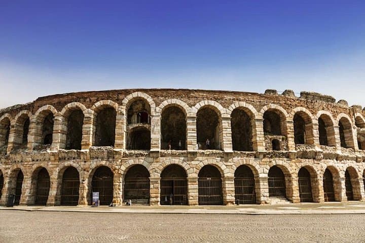 Private Stadtführung durch Verona mit Zugang zur Arena und Julias Balkon — Foto 5