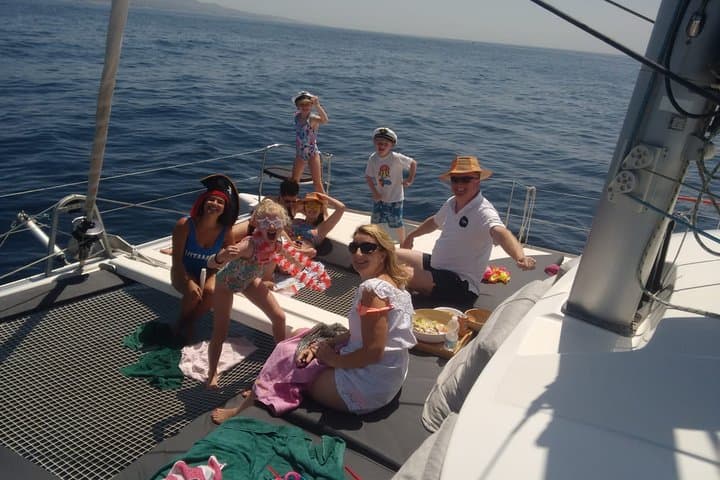 Escursione di gruppo in catamarano di 2 ore a Marbella con avvistamento dei delfini — foto 5