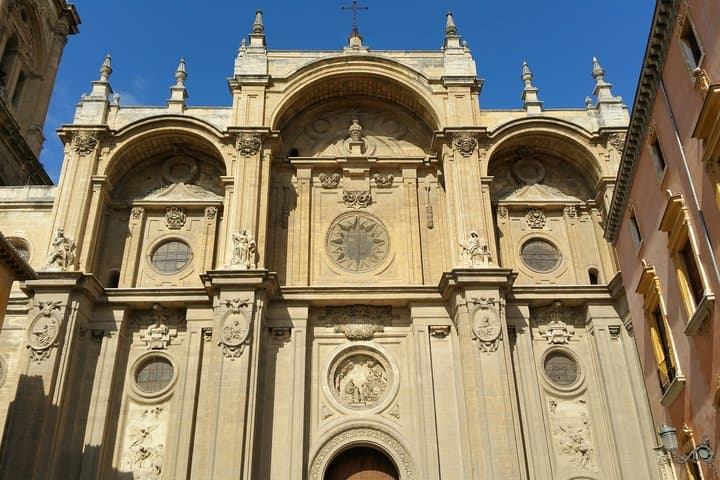Catedral y Capilla Real con Albaicín y Sacromonte — foto 4