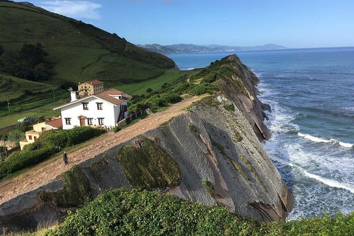 Esperienza Privata tra Scogliere, Pesce Grigliato e Vino Txakoli — foto 4