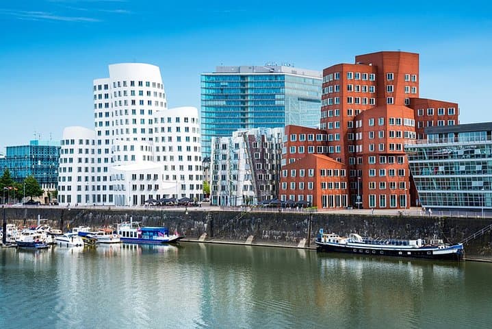 Trasferimento Aeroportuale: Dusseldorf all'Aeroporto DUS in Auto di Lusso — foto 5