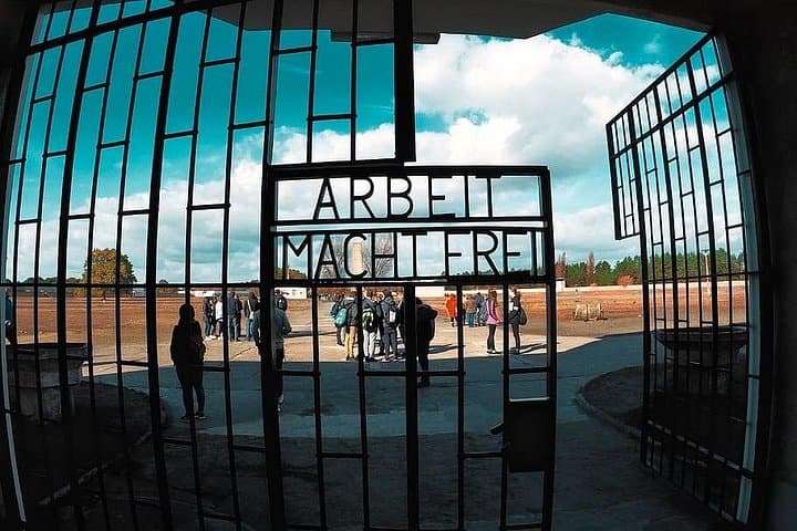 Visite privée de 5 heures du camp de Sachsenhausen depuis Berlin avec prise en charge à l'hôtel