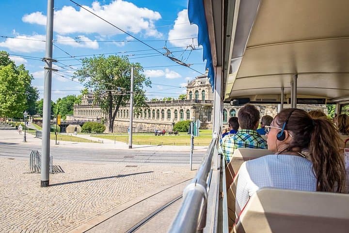 Dresden Hop On Hop Off Stadtrundfahrt - 22 Haltestellen — Foto 3