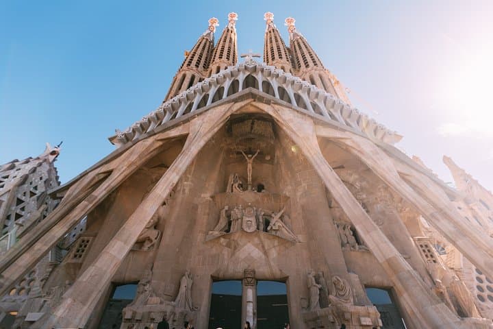 Sagrada Familia Guided Tour with Skip the Line Ticket — photo 3