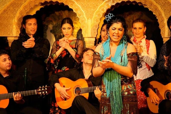 Ruta de Tapas de Granada y Espectáculo de Flamenco Gitano