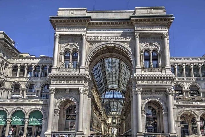 Ankunft Privattransfer: Flughafen Malpensa MXP nach Mailand im Luxus-Van — Foto 5