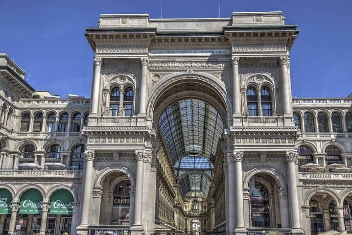 Milan Flughafen Transfer: Linate Flughafen LIN nach Mailand Stadt im Luxus-Van — Foto 4