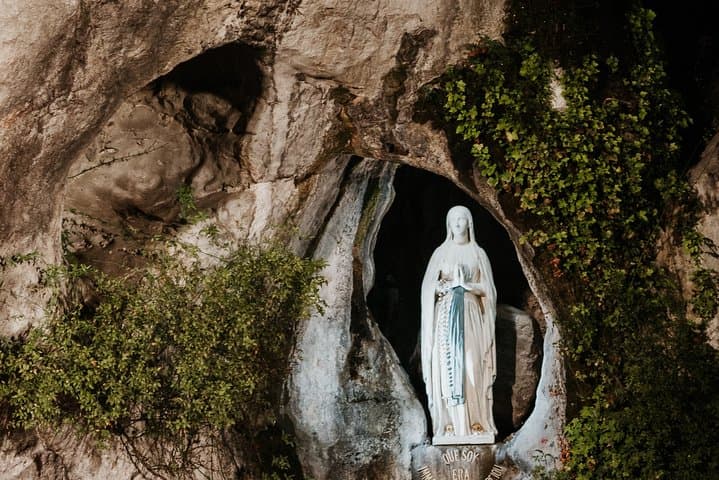 Tour Privato del Santuario di Lourdes da San Sebastian